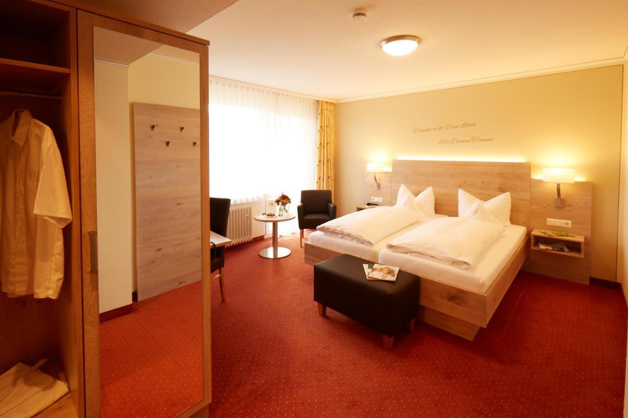 Wander- & Wellnesshotel Naegele โฮเคนชวันด์ ภายนอก รูปภาพ