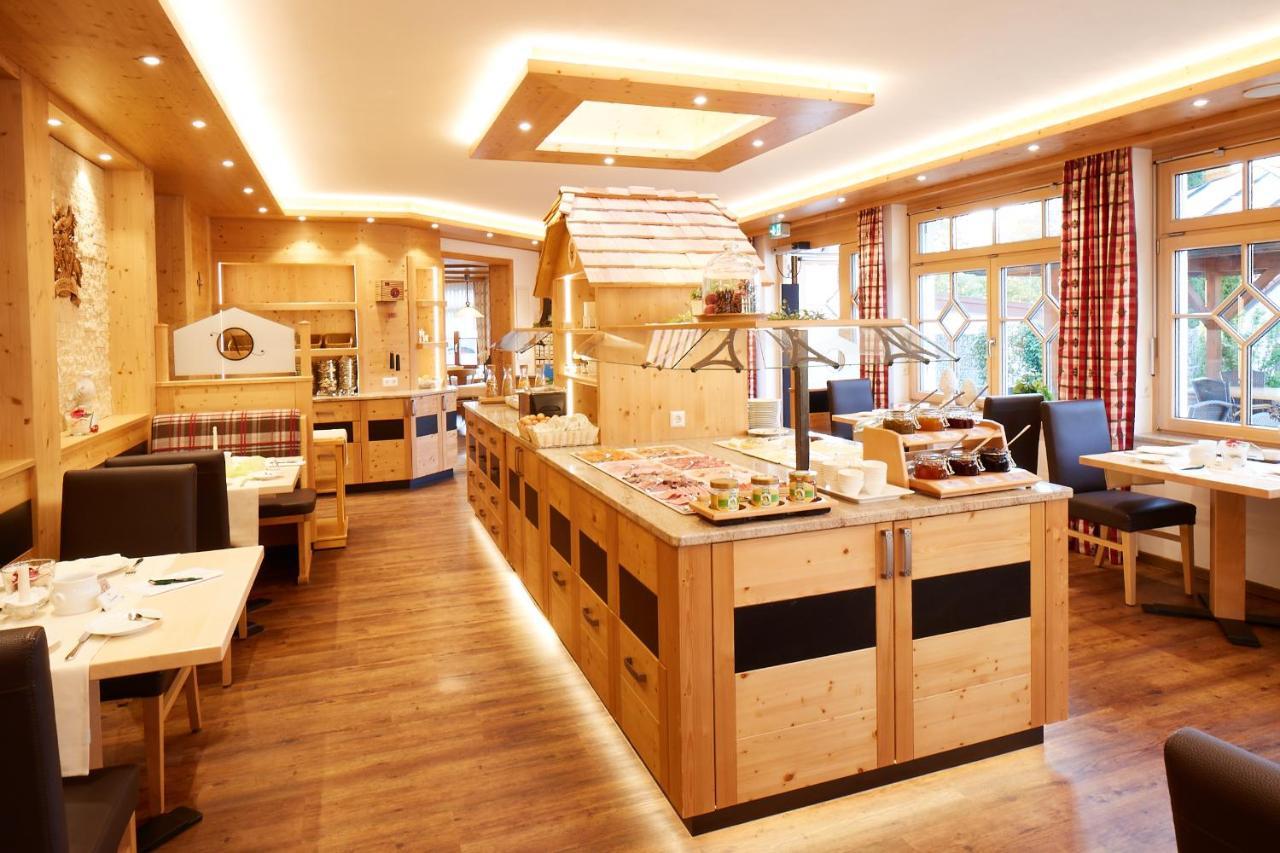 Wander- & Wellnesshotel Naegele โฮเคนชวันด์ ภายนอก รูปภาพ