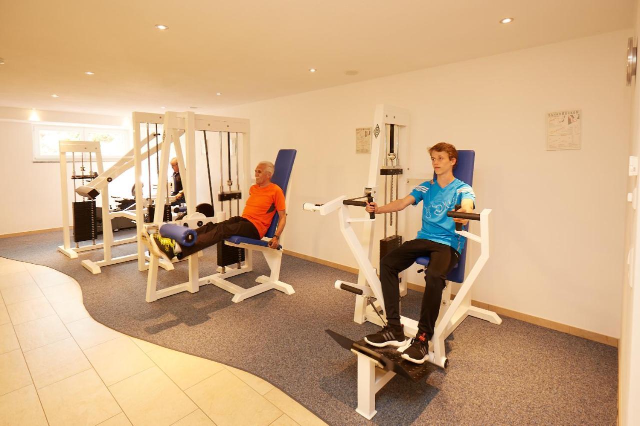Wander- & Wellnesshotel Naegele โฮเคนชวันด์ ภายนอก รูปภาพ