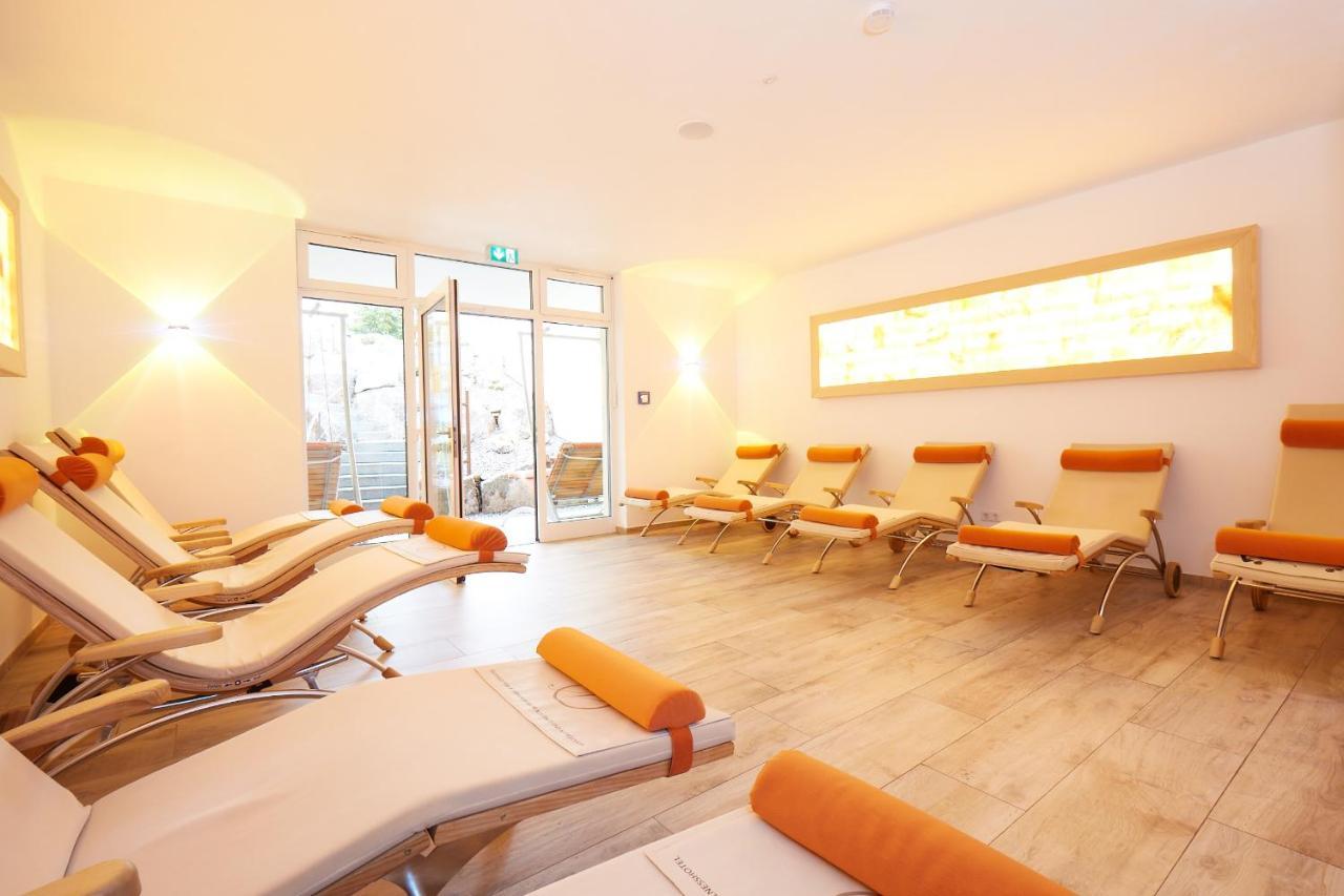 Wander- & Wellnesshotel Naegele โฮเคนชวันด์ ภายนอก รูปภาพ