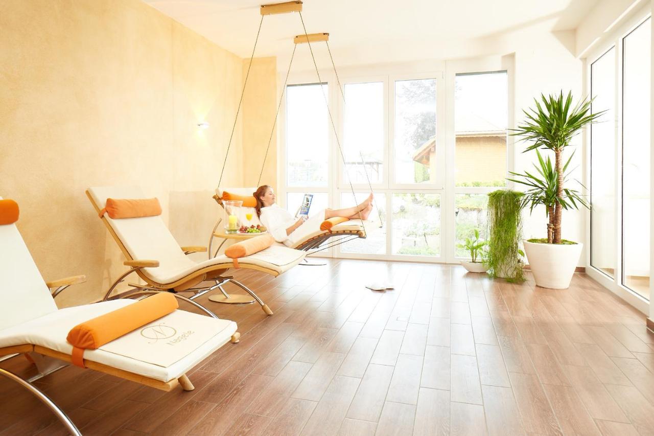 Wander- & Wellnesshotel Naegele โฮเคนชวันด์ ภายนอก รูปภาพ