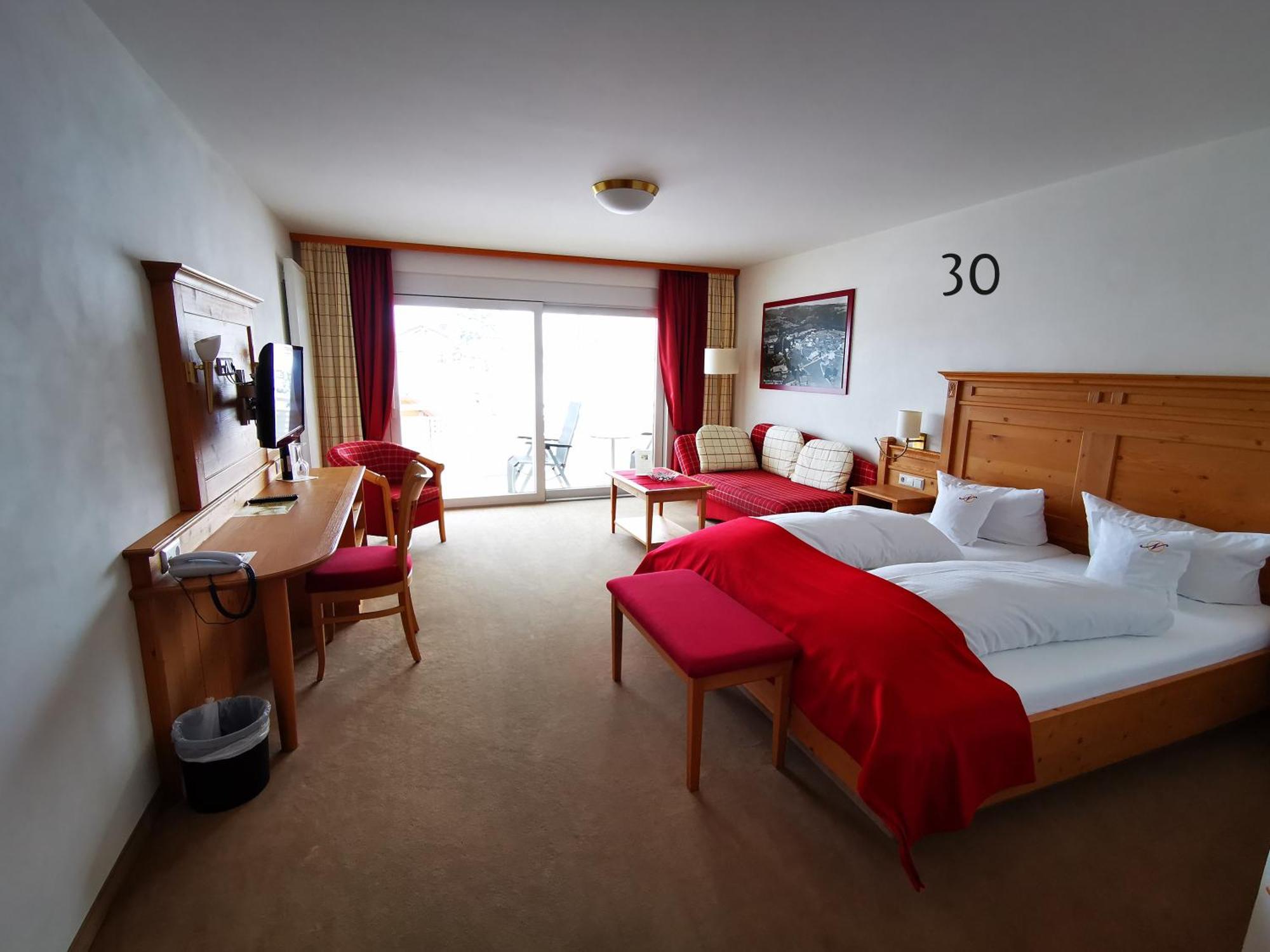 Wander- & Wellnesshotel Naegele โฮเคนชวันด์ ภายนอก รูปภาพ